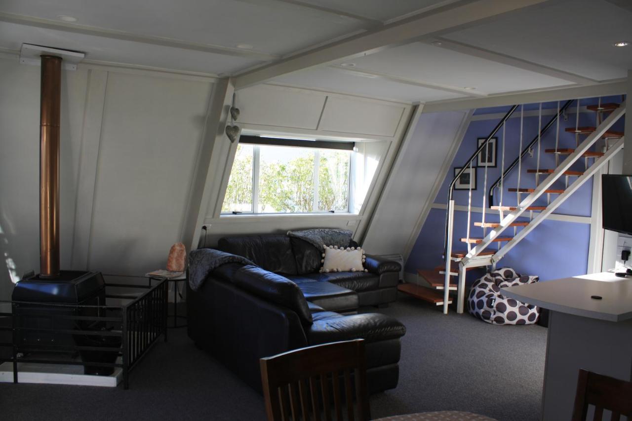 Classic A-Frame On Milford Te Anau Eksteriør bilde